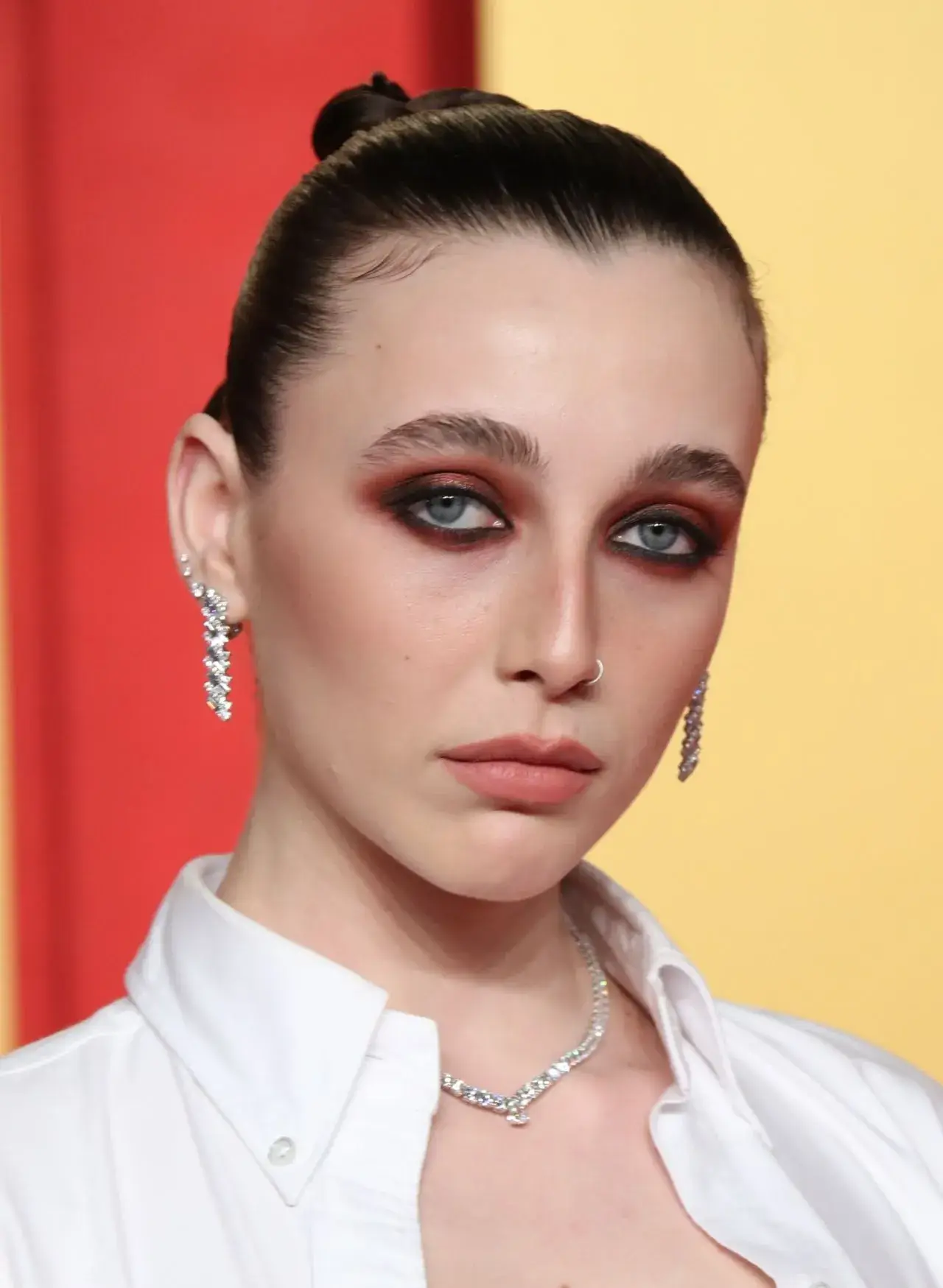 EMMA CHAMBERLAIN PHOTOSHOOT AT VANITY FAIR OSCAR PARTY IN BEVERLY HILLS